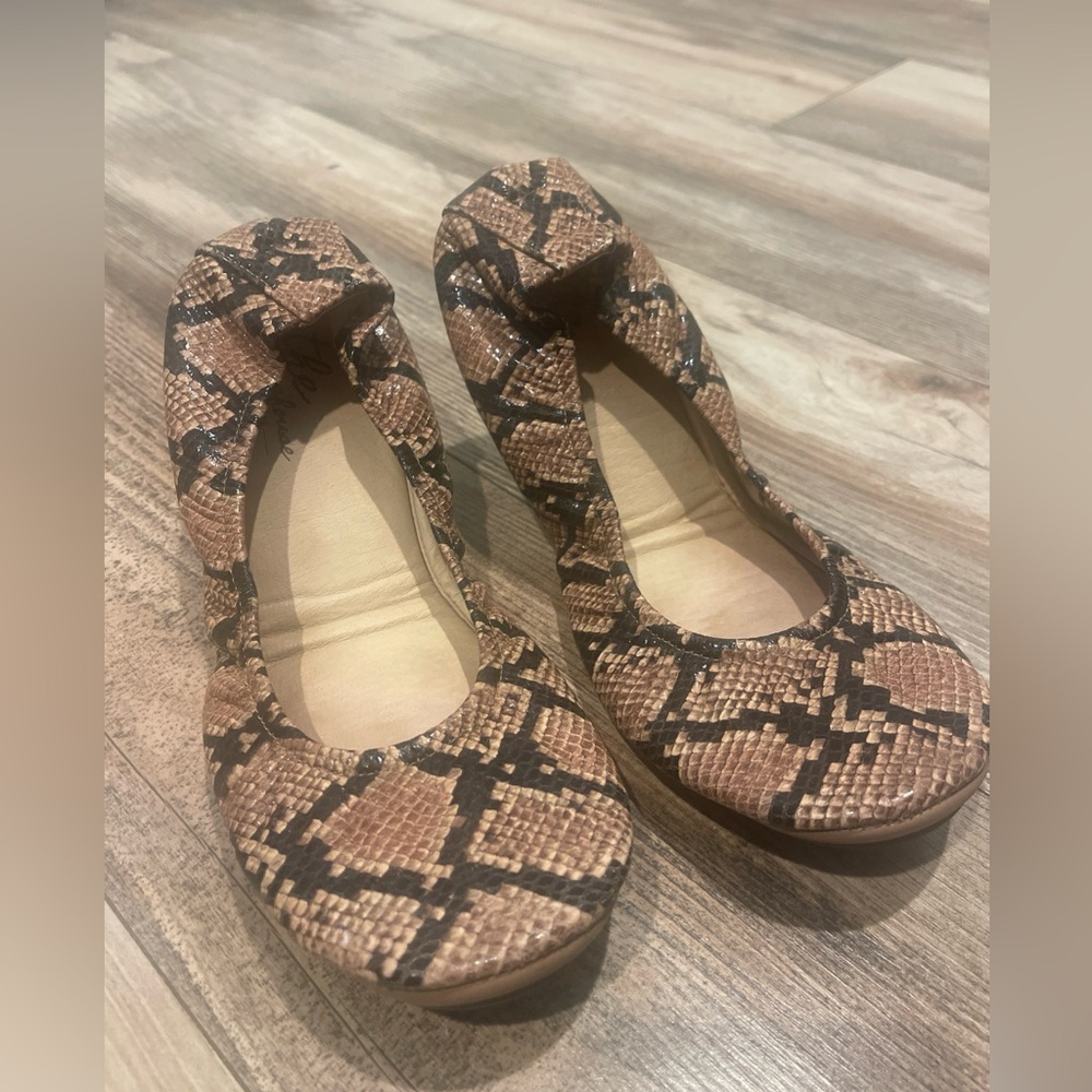 The Storehouse Flats Ballet Snake Print Size 11 Foldable Leather Ballet Slip-on